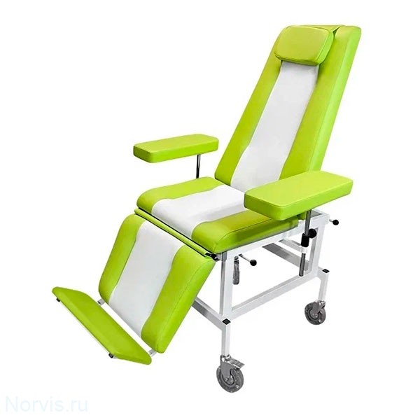 Кресло-кушетка на колесах К03 с подставкой для ног (цвет обивки светло-зеленый / вставка белая)